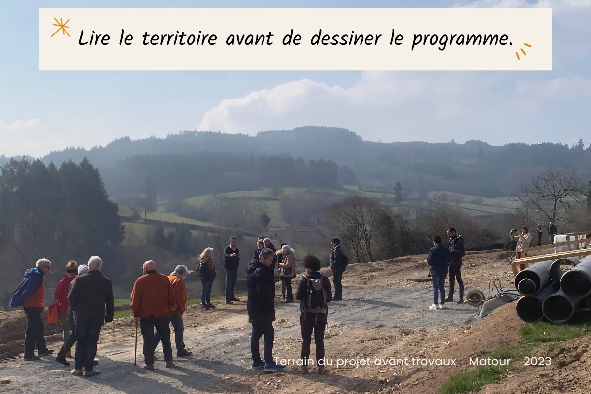 Photo du terrain de Matour pour le projet d'habitat inclusif et participatif de Matour en Saone et Loire bourgogne franche-comté - Marie Gouttenoire — Ingénierie de l'habitat inclusif et participatif — Conseil et AMO — Auvergne-Rhône-Alpes et national.