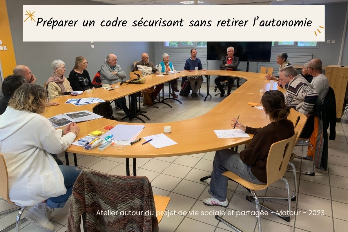 Photo du travail pour construire le projet de vie avant l’entrée dans les logements du Matour pour le projet d'habitat inclusif et participatif de Sillingy en Haute-Savoie - Marie Gouttenoire — Ingénierie de l'habitat inclusif et participatif — Conseil et AMO — Auvergne-Rhône-Alpes et national.